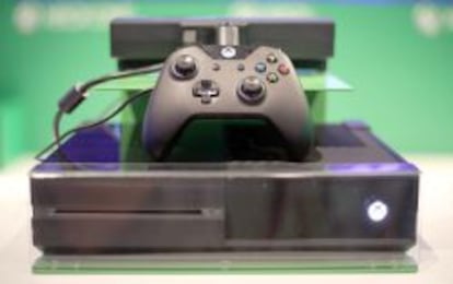 Nueva Xbox One of Microsoft en una feria en Colonia, Alemania