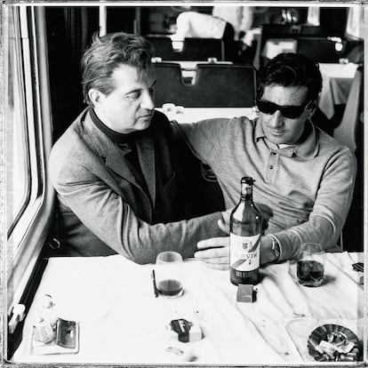 Bacon (izquierda) y su pareja de entonces, George Dyer, durante un viaje en el Orient Express en 1965.