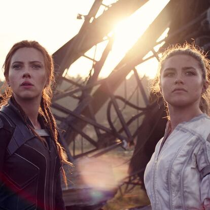 Scarlett Johansson y Florence Pugh, en 'Viuda negra'.