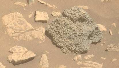 Foto de la roca St. Pauls Bay en Marte