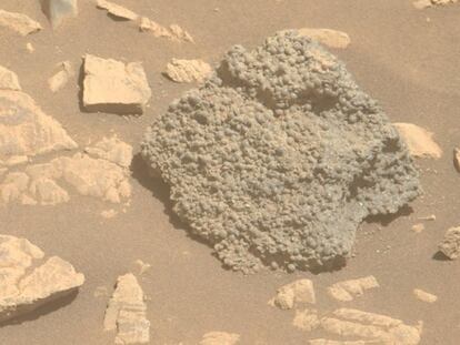 Foto de la roca St. Pauls Bay en Marte