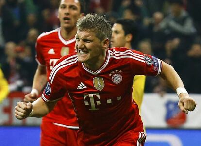 Schweinsteiger celebra el uno a cero ante el Arsenal.