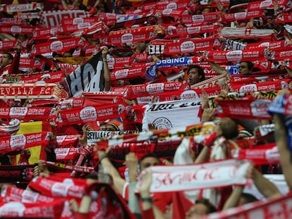 Aficionados del Sevilla.