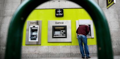 Exterior de una oficina de Bankia en Madrid.