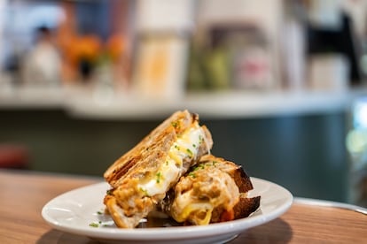 Emparedado grilled chesse, de la librería La Americana.