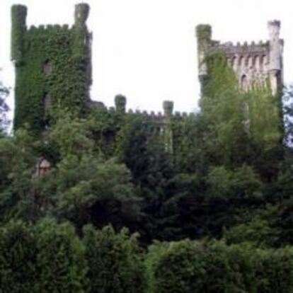 Vista del castillo de Priorio, en Las Caldas