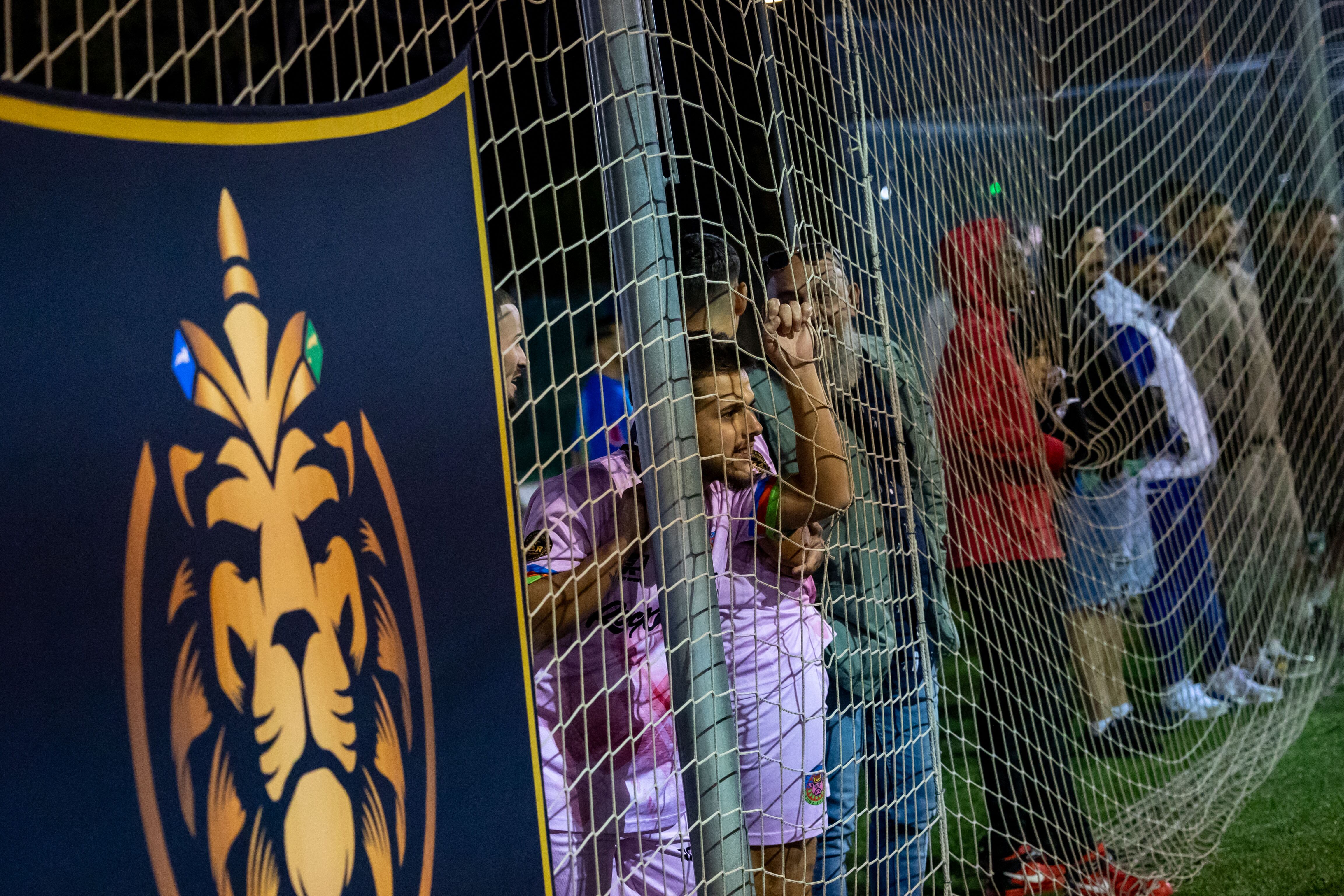 Muchos de los jugadores de la Gipsy League no han llegado a niveles más altos de fútbol no por una falta de disciplina en sí, sino por la falta de apoyo para aprender esa disciplina.