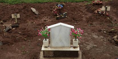 Tumba en un cementerio de Adís Abeba (Etiopía).