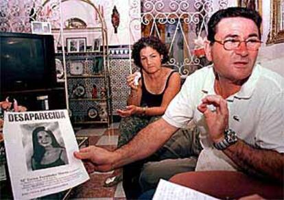 Teresa Martín y Antonio Fernández, los padres de María Teresa, ayer en su casa, horas antes de la manifestación.