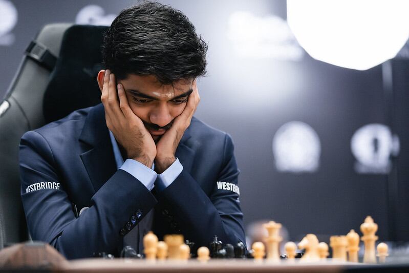 Gukesh no encuentra el golpe ganador en el 8º asalto y siguen las tablas en el Mundial de ajedrez