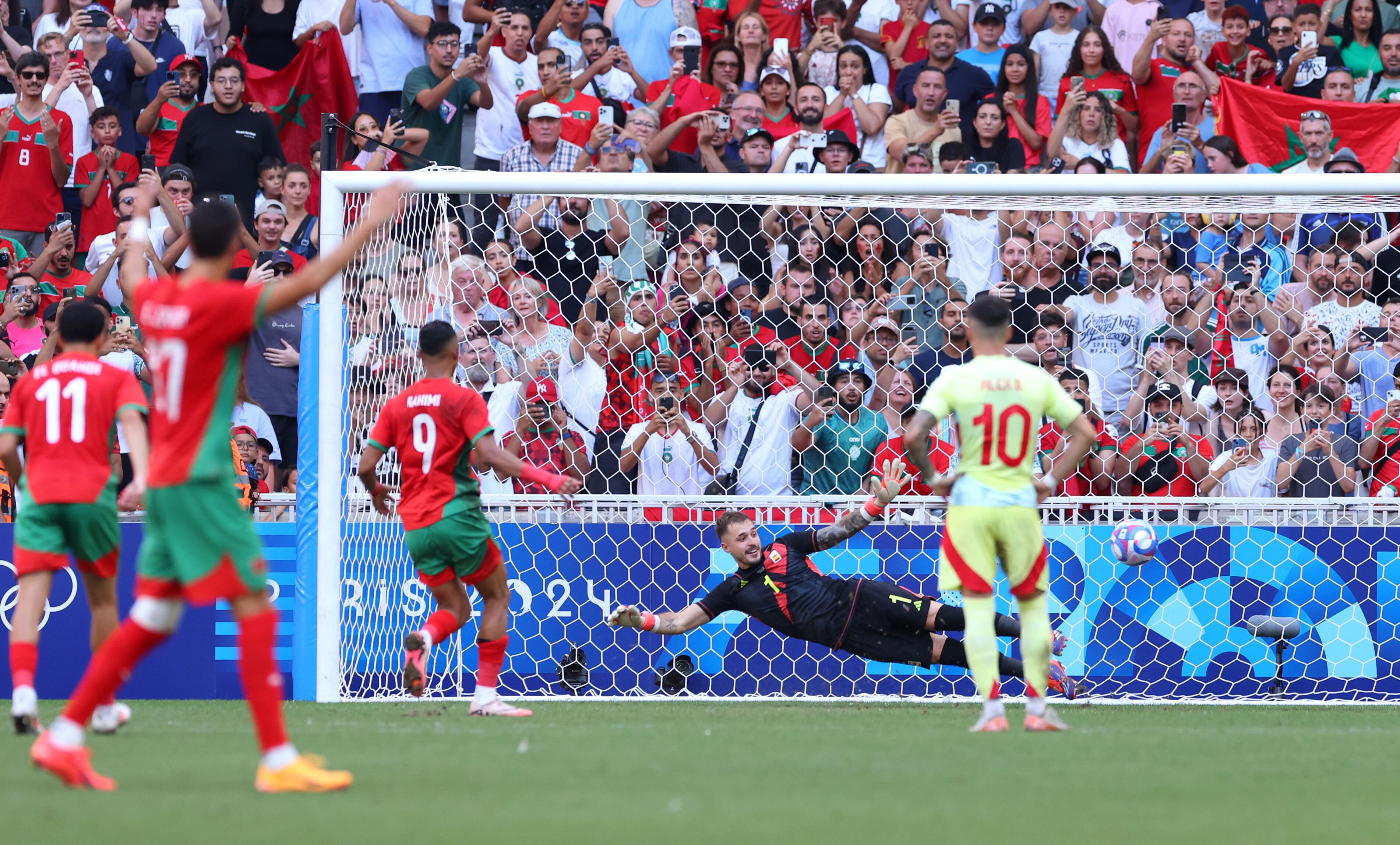 Marruecos – España, la semifinal de fútbol masculino en directo | La selección marroquí se marcha al descanso con ventaja (1-0) 