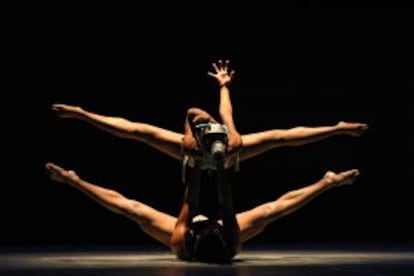 Una escena de 'OKÚN', espectáculo del Ballet Folklórico Nacional de Cuba.
