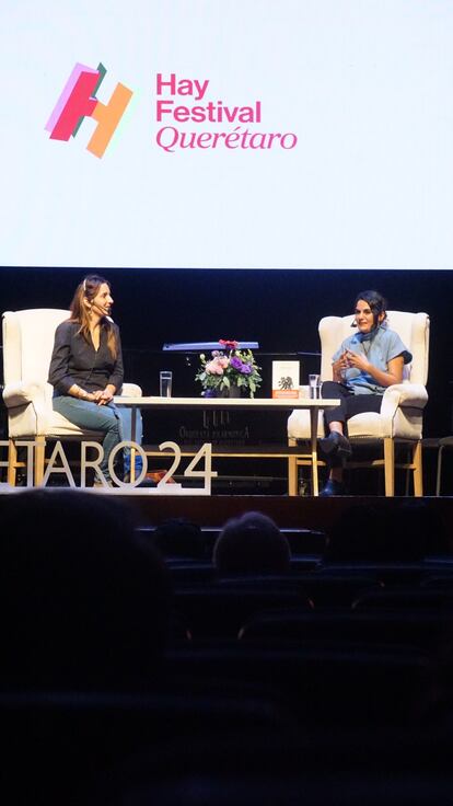 Neige Sinno conversa con  Elvira Liceaga, durante el Hay festival 2024.