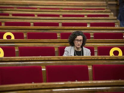 La secretaria general de ERC, Marta Rovira, en el Parlament. 