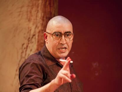 Alfred Molina, en una escena de Red, de John Logan, en el Golden Theatre de Nueva York, donde interpreta a Mark Rothko
