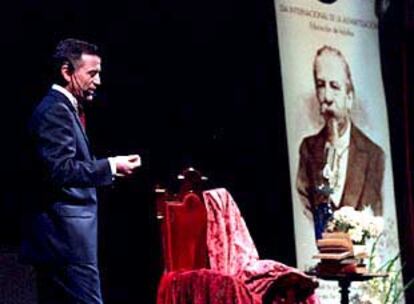 José Luis Ortega, ayer, durante su lectura poética.