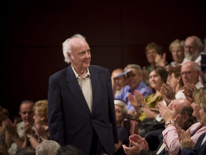 Agustín González Acilu, en un homenaje en junio de 2009.