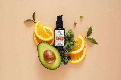 Biosérum fotoprotector y antiarrugas (69 euros) de Herbera.