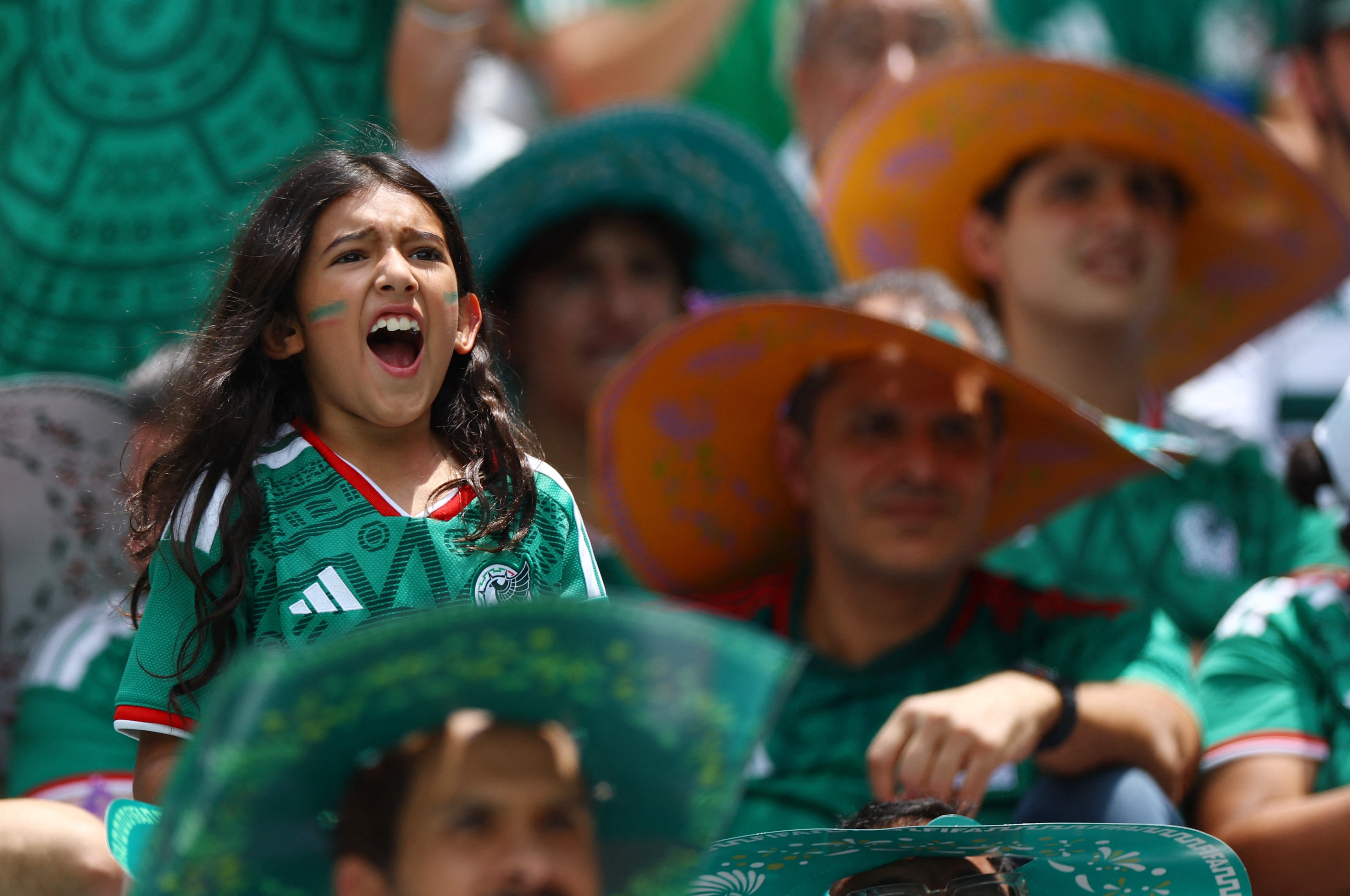 México vibra en verde por el Mundial y eleva la voz por sus problemas sociales