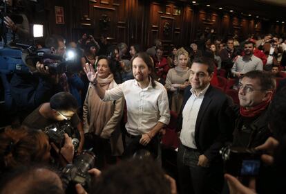 Los simpatizantes de Podemos han elegido este sábado, con el 88,6% de los votos, a Pablo Iglesias como secretario general de la formación. El proceso de participación se ha realizado a través de Internet. Se inscribieron 250.000 personas y participaron 107.488, según datos de la formación. 