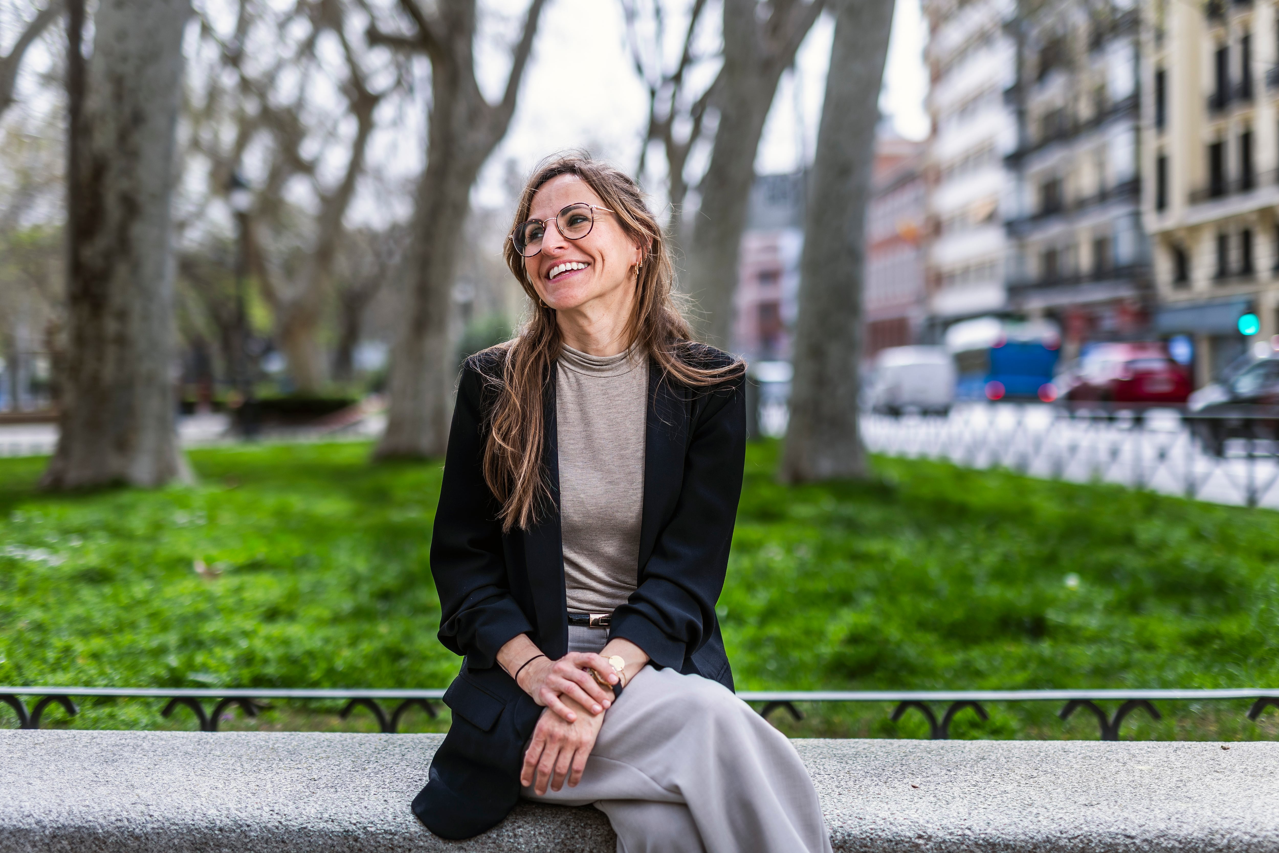 Tamara Contreras, en marzo de 2024, cuando presentó las firmas en el Ministerio de Sanidad.