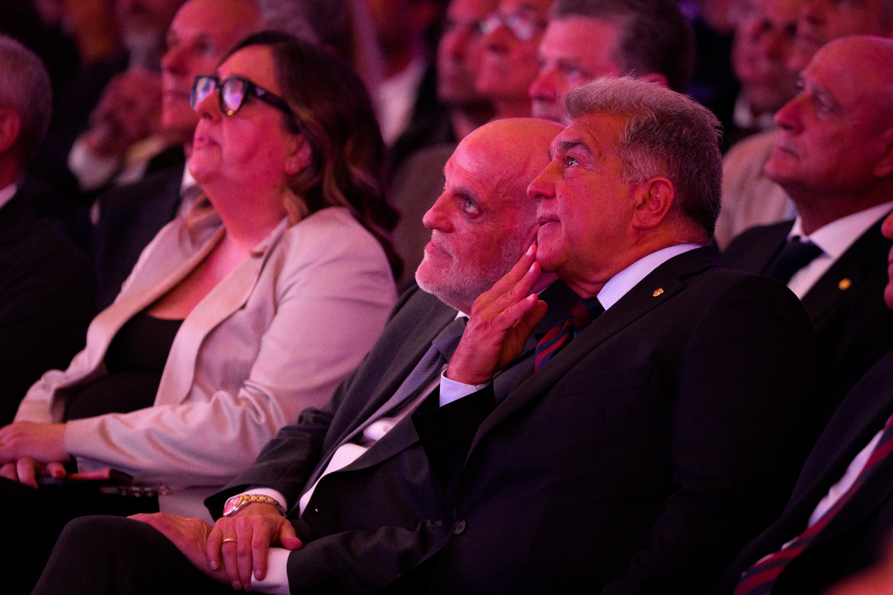 Joan Laporta toma posesión como presidente con la bendición económica de Tebas y un mensaje al Madrid