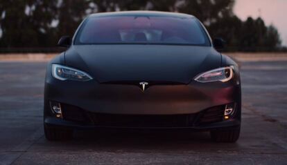 Frontal de coche de Tesla