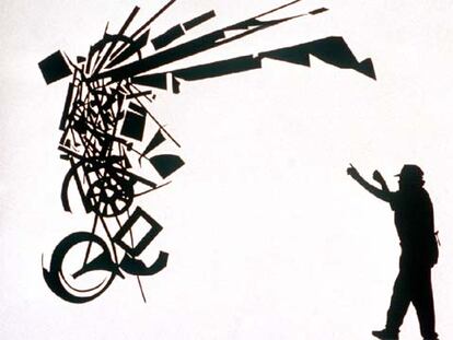 La obra <i>Vendedor ambulante número 4 <i>(2002-2004), vinilo sobre muro, de Julio Morales.