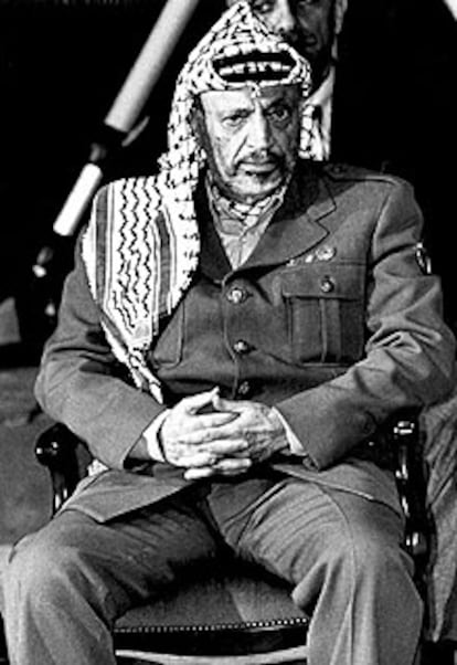 Arafat, en Oviedo en 1994, en la entrega del Premio Prícipe de Asturias a la Cooperación Internacional, que obtuvo con Isaac Rabin.