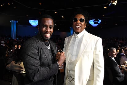 Sean 'Diddy' Combs y Jay-Z en una fiesta previa a los Grammy donde se renda homenaje a Combs, en enero de 2020 en Beverly Hills, California. 