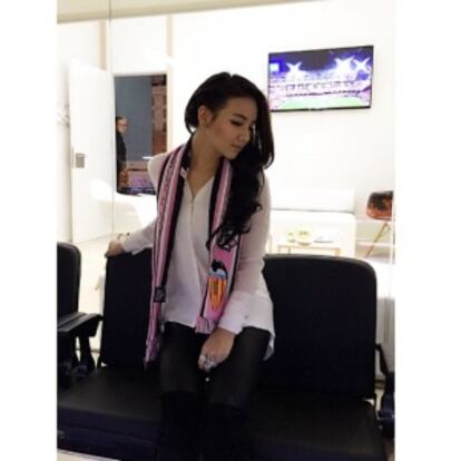 Kim Lim, con la bufanda del Valencia, en una foto reciente publicada en su perfil de Instagram.