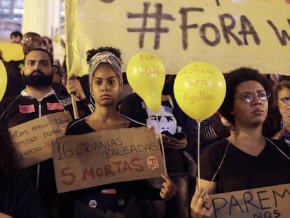 Una protesta en Río de Janeiro tras la muerte de Ágatha Félix.