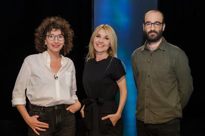 Nely Reguera, cineasta, Cayetana Guillén Cuervo, actriz y presentadora, y Eduard Solá, guionista, en Versión española, emitido en La 2