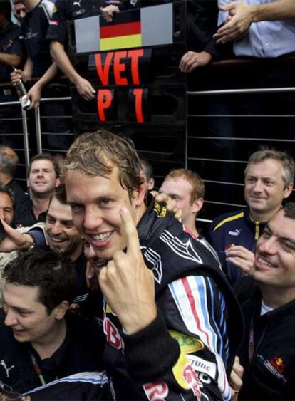 Vettel celebra su victoria en Silverstone.