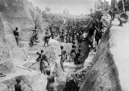 Construcción del ferrocarril en el Congo