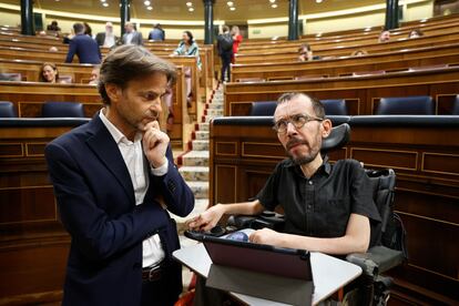 El presidente del grupo de Unidas Podemos, Jaume Asens, y el portavoz parlamentario, Pablo Echenique, el miércoles en el Congreso.