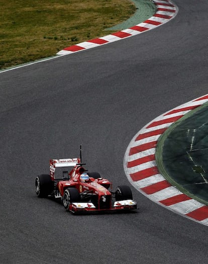 Fernando Alonso, durante la primera jornada de entrenamientos.