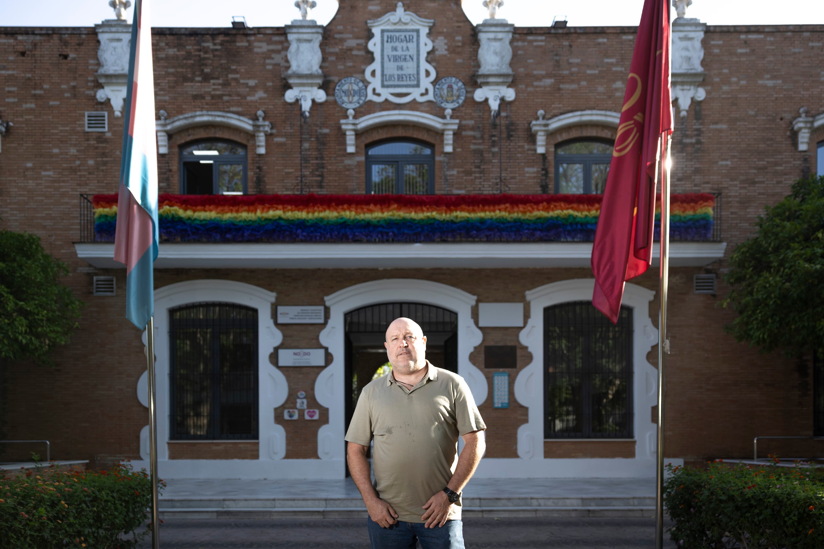 Fran Ruiz, trabajador de los servicios sociales del Ayuntamiento de Sevilla.
FOTO: PACO PUENTES (EL PAÍS)