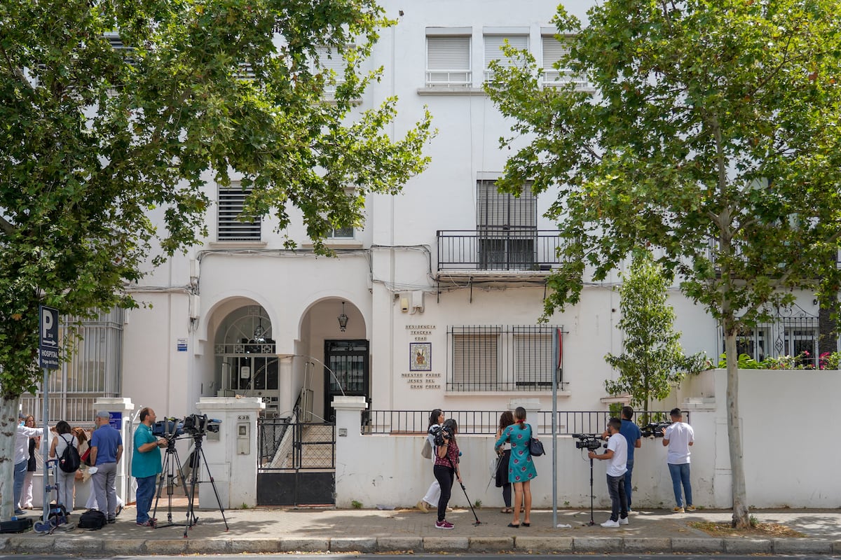 Las listas de espera para acceder a una residencia de mayores se estancan en Andalucía por la falta de plazas y de presupuesto