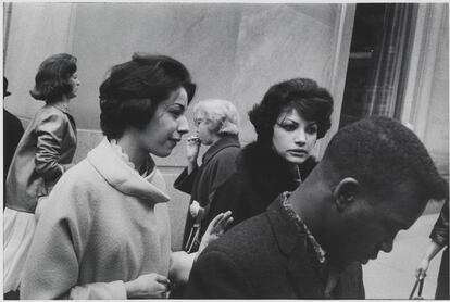 New York, ca. 1960. Gelatina de plata. Garry Winogrand Archive, Center for Creative Photography, University of Arizona. © The Estate of Garry Winogrand, cortesía Fraenkel Gallery, San Francisco.