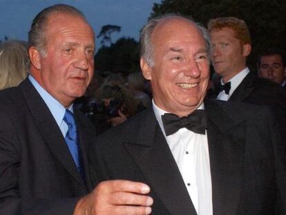 Juan Carlos I y Karim Aga Khan, en la gala de la Copa del América, en el año 2001.