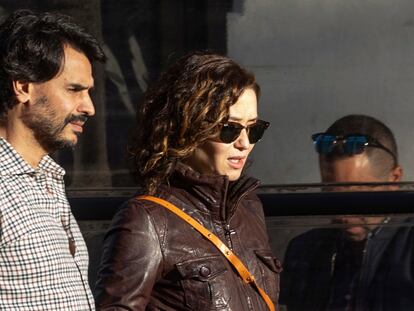 Photo ©2022 23/Lagencia Press

EXCLUSIVE Isabel Diaz Ayuso pasea por Madrid con su novio Alberto el 6 de Febrero de 2022