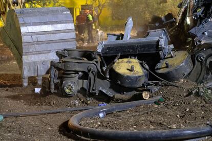 Restos de los trenes tras la colisión frontal cerca de Corato, en la región de Apulia al sur de Italia.