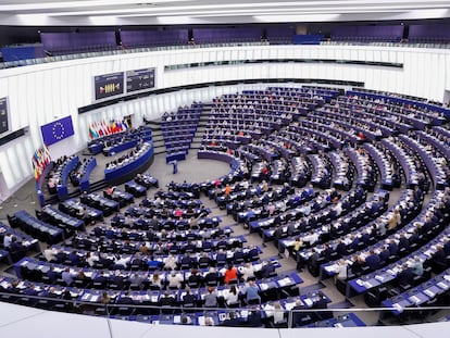 El hemiciclo del Parlamento Europeo, en Estrasburgo, durante una de las votaciones de hoy.