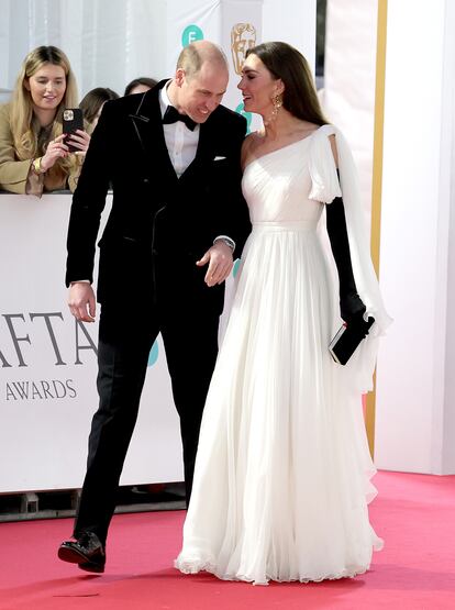 Los príncipes de Gales llegando a la alfombra roja de los Bafta.