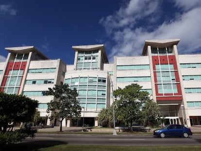 Edifício comercial em Havana, em foto desta quarta-feira.