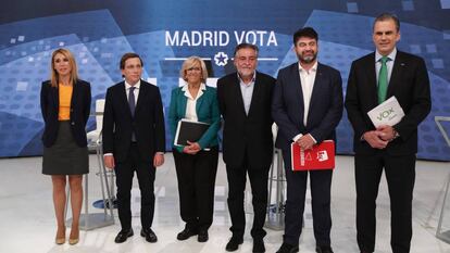 Saavedra (Ciudadanos), Martínez-Almeida (PP), Carmena (Más Madrid), Hernández (PSOE), Sánchez-Mato (Madrid en Pie) y Ortega Smith (Vox), antes del debate electoral en Telemadrid.