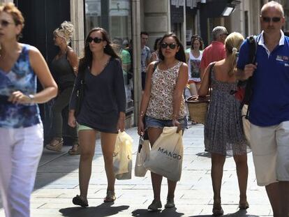 Comercios del Portal del Angel (Barcelona) abiertos en domingo.