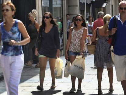 Comercios del Portal del Angel (Barcelona) abiertos en domingo.