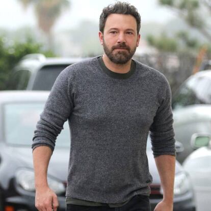 El escándalo resultó tan embarazoso como manido. Jennifer Garner y Ben Affleck se separaban, tras 10 años de matrimonio. Según algunas fuentes, Affleck le había sido infiel con la niñera. El actor, vapuleado por la crítica, pero recompensado por la recaudación en taquilla de 'Batman', llevaba años arrastrando la mala fama que le llevó más de una vez a una clínica de desintoxicación. Otra de las posibles razones por las que se acabó su matrimonio. Ante los rumores continuos de reconciliación, desmentidos por el propio Affleck, si tienen dudas sobre la tristeza que le ha rondado durante 2016, no se pierdan el enésimo 'meme' que ha protagonizado las redes este año: ‘Sad Affleck’. Lleva más de 22 millones de visitas.